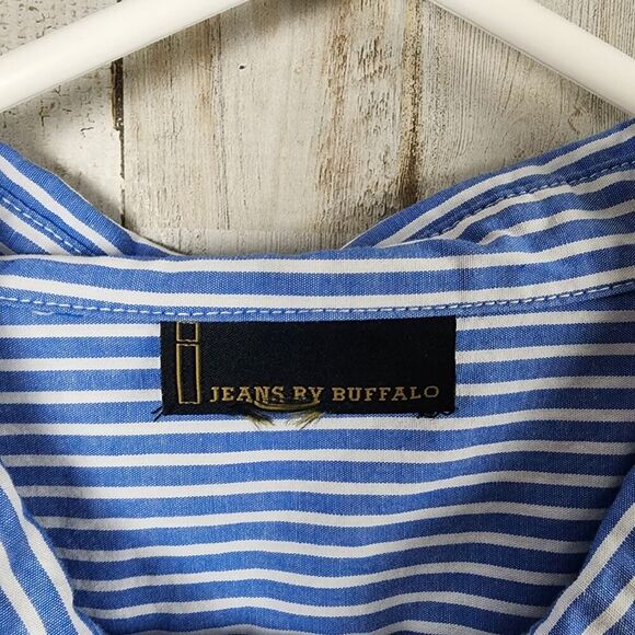 Jeans by Buffalo Striped Floral Button-Down Shirt Blue Red Size Large - Picture 3 of 9